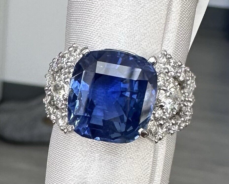 A Stunning Unheated No Heat 10.63ct Blue Sapphire Plat & Diamond Ring GIA