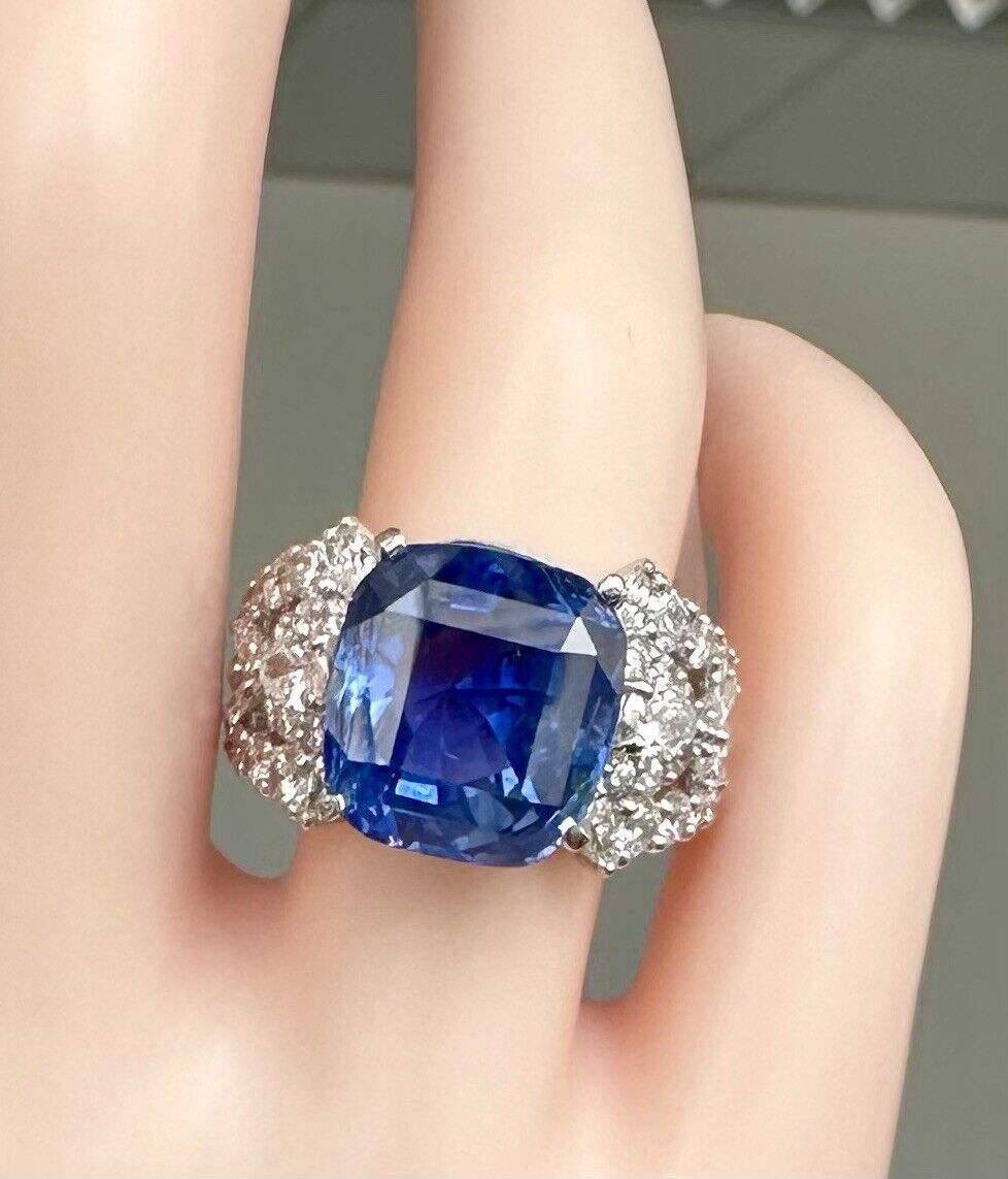 A Stunning Unheated No Heat 10.63ct Blue Sapphire Plat & Diamond Ring GIA