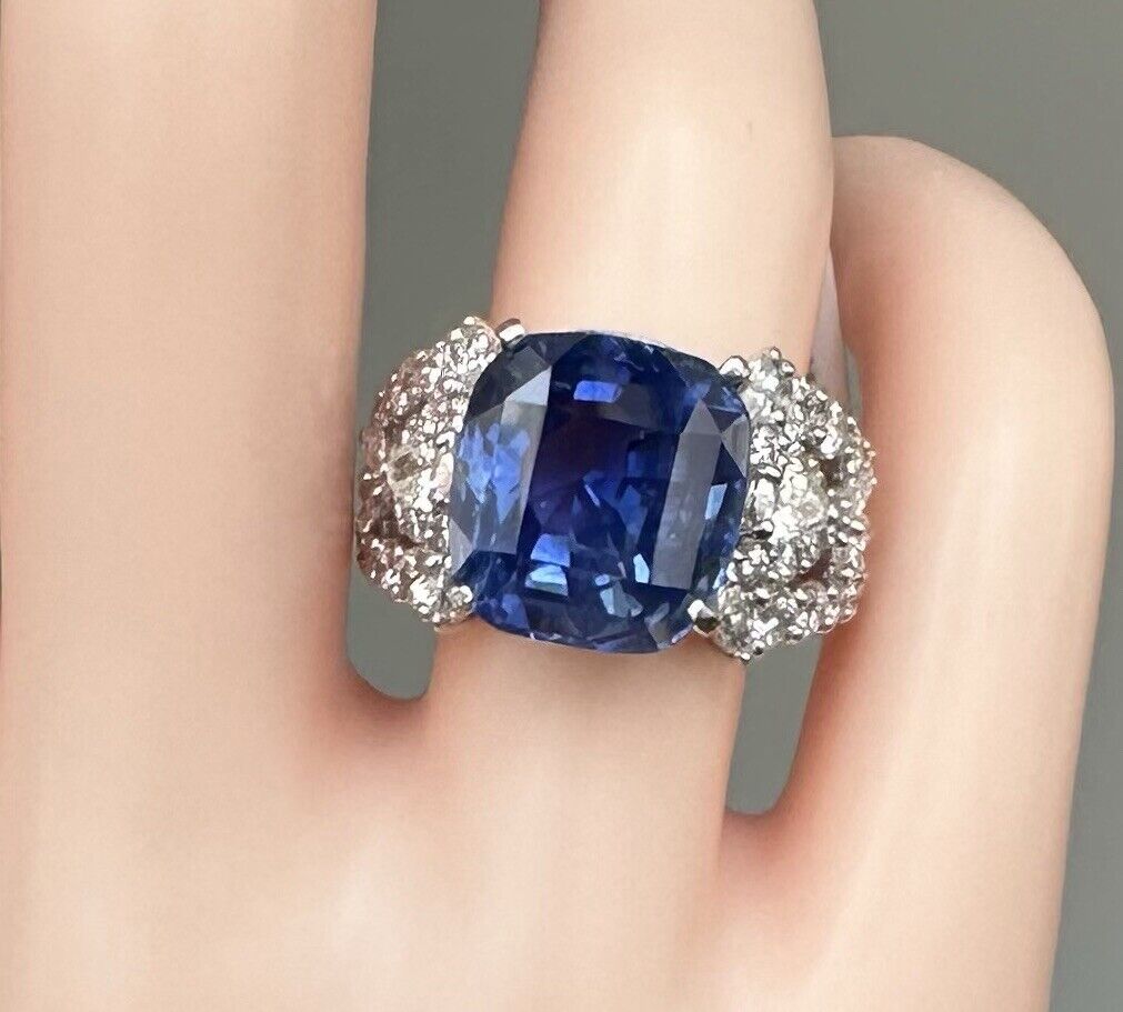 A Stunning Unheated No Heat 10.63ct Blue Sapphire Plat & Diamond Ring GIA