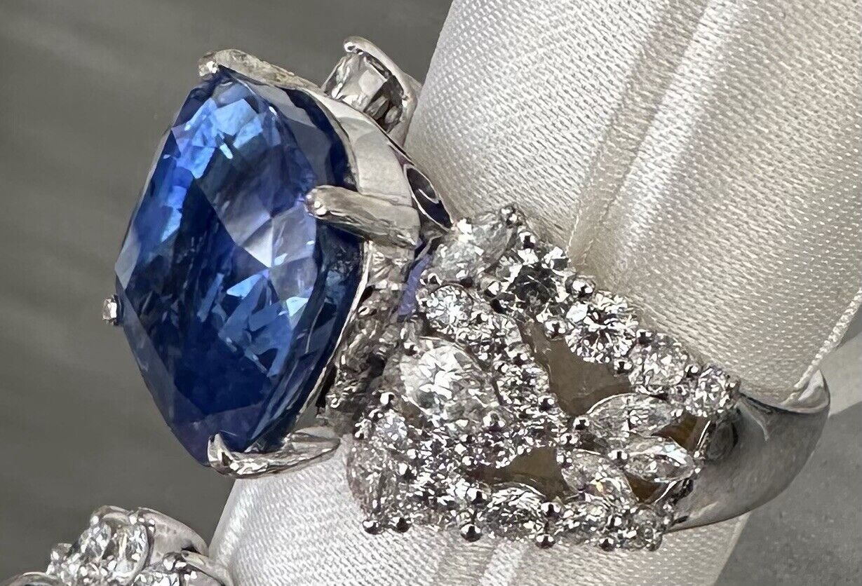A Stunning Unheated No Heat 10.63ct Blue Sapphire Plat & Diamond Ring GIA