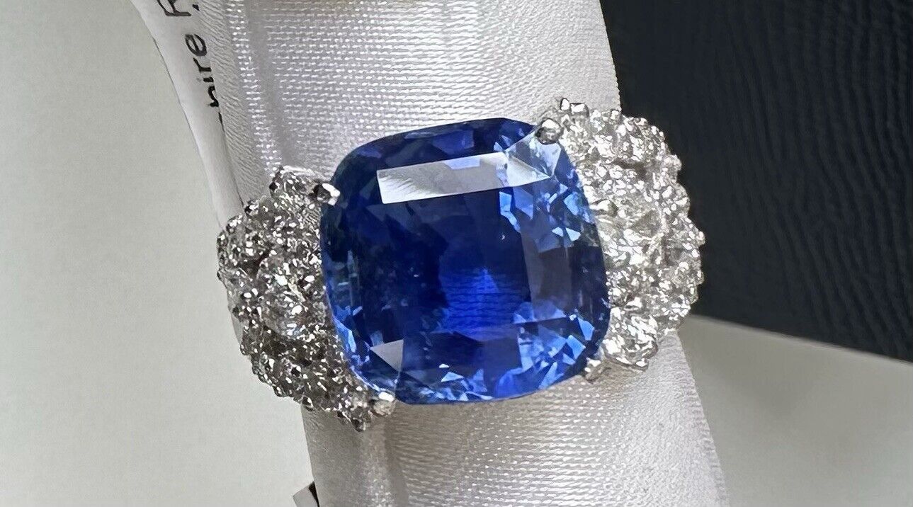 A Stunning Unheated No Heat 10.63ct Blue Sapphire Plat & Diamond Ring GIA