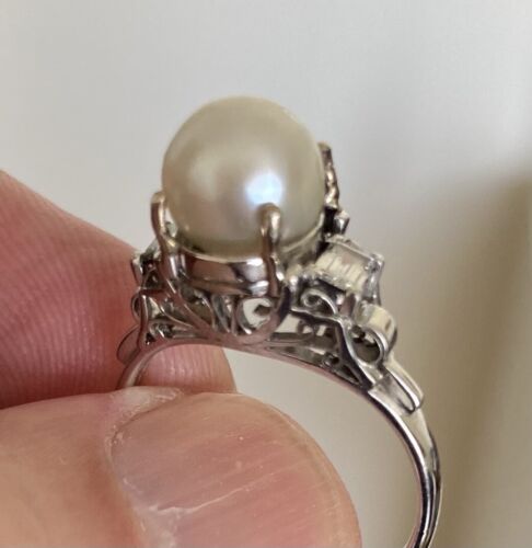 A Superb 3.90ct Natural Pearl & Diamond Platinum Ring GIA Certificate