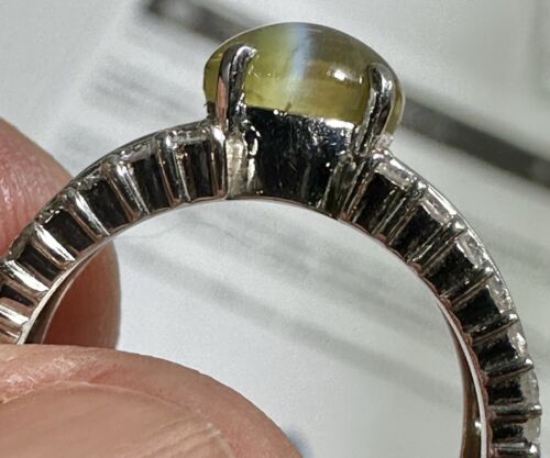 Wonderful 2.55ct Chrysoberyl Cat’s Eye & Diamond Platinum Ring
