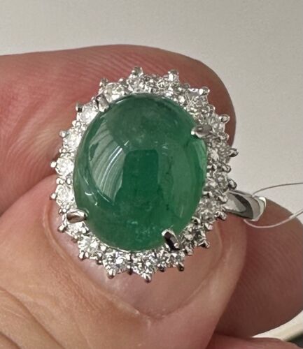 A Superb 5.39ct Colombia Emerald & Diamond Platinum Ring