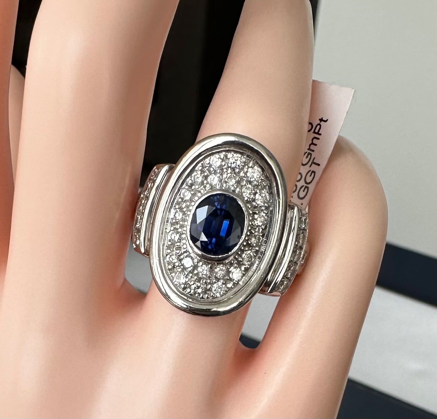 Superb 1.89ct Blue Sapphire & Diamond Platinum Ring