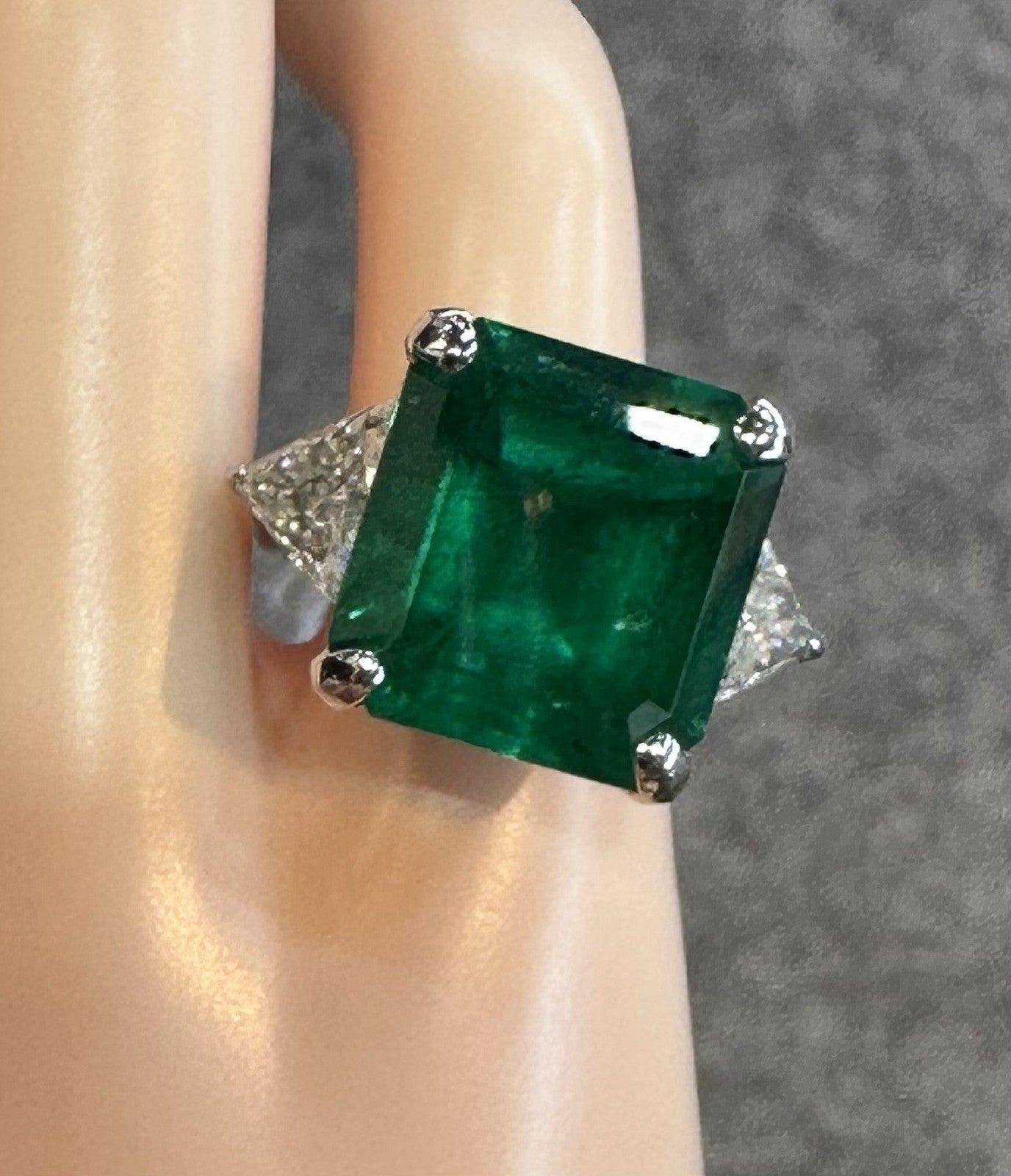 A Magnificent 12.86ct Muzo Colombia Emerald & Diamond Ring GRS
