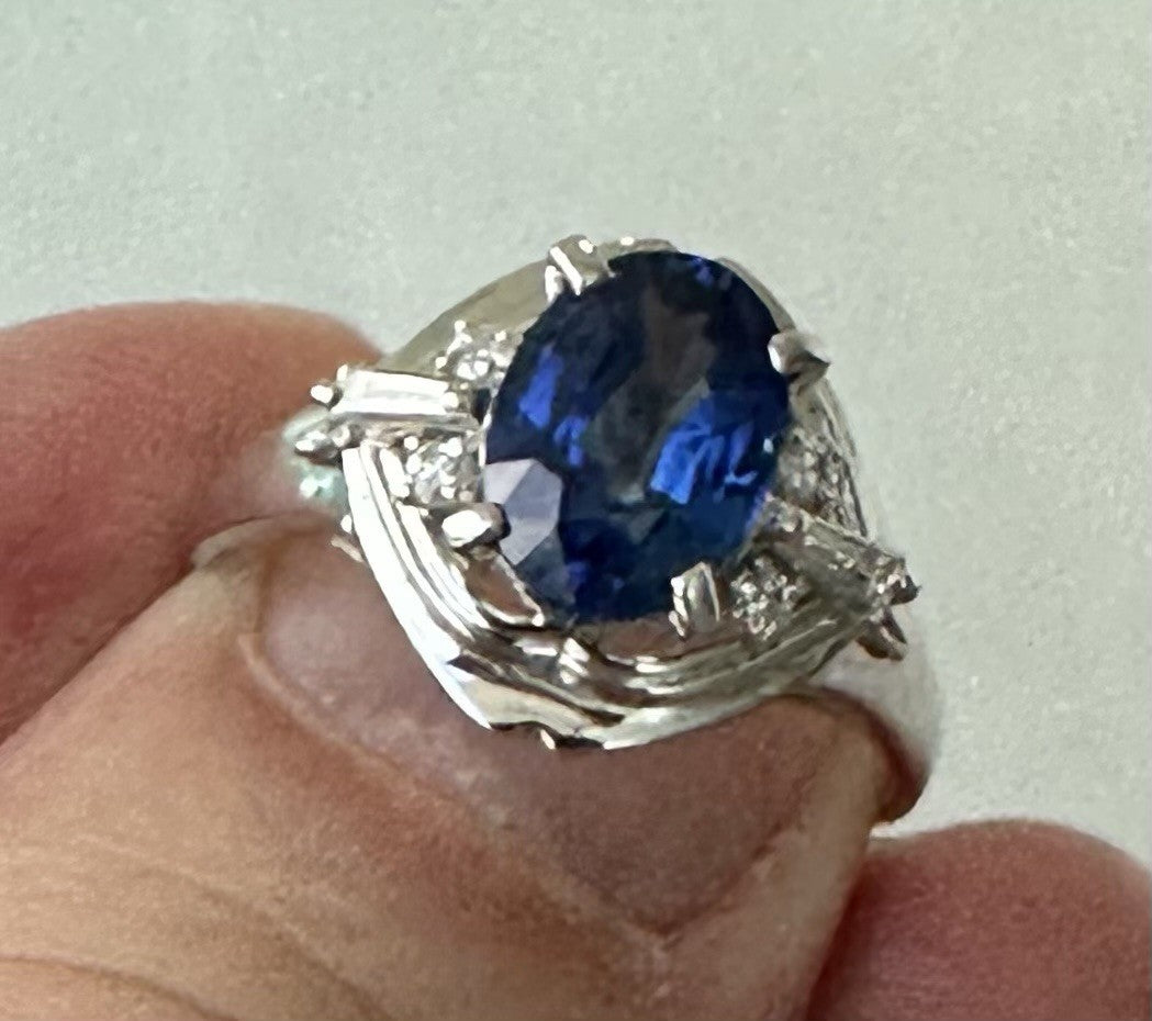 A Superb 2.21ct Blue Sapphire & Diamond Platinum Ring