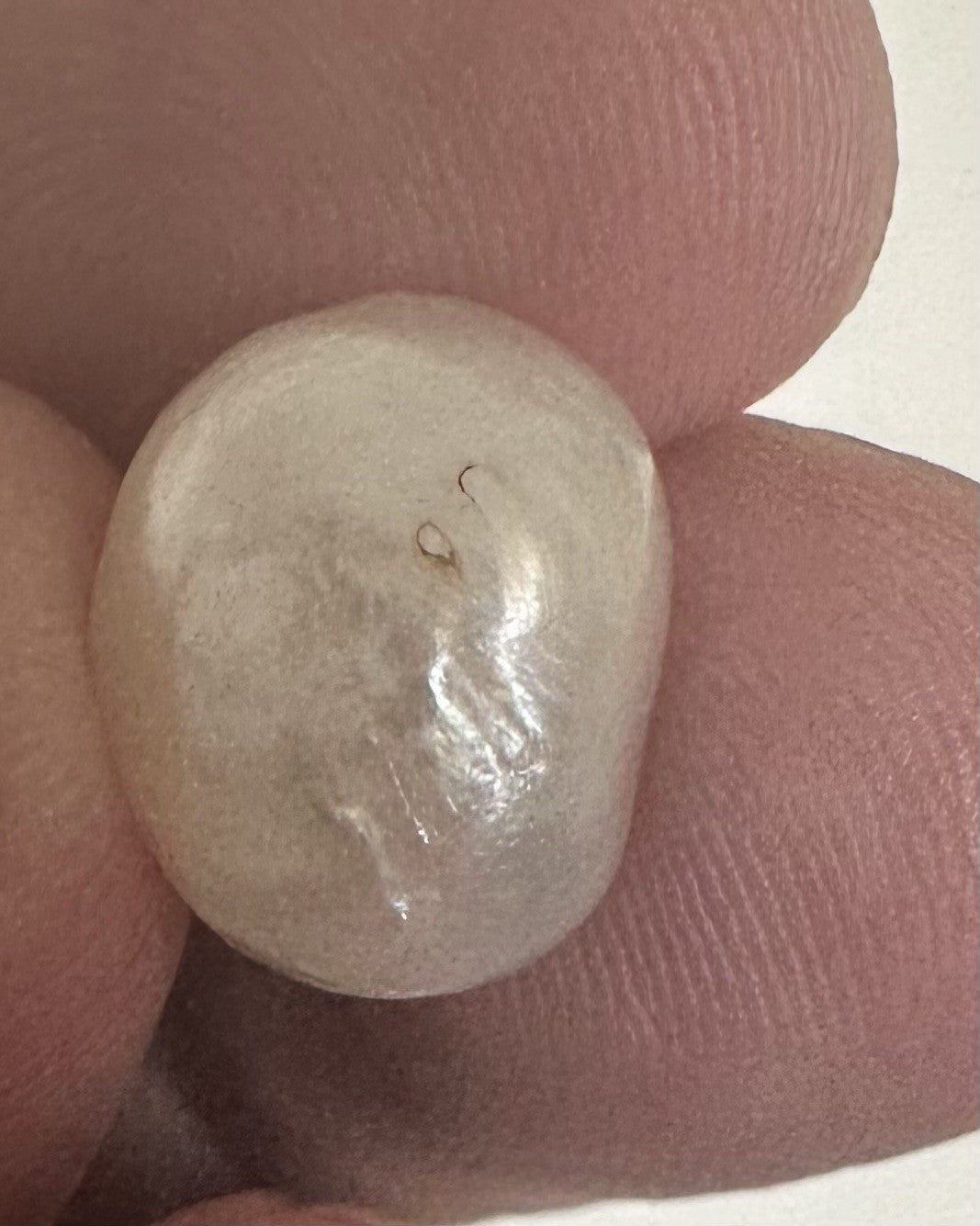 A Beautiful 12.65ct Natural Saltwater Pearl GIA Certificate