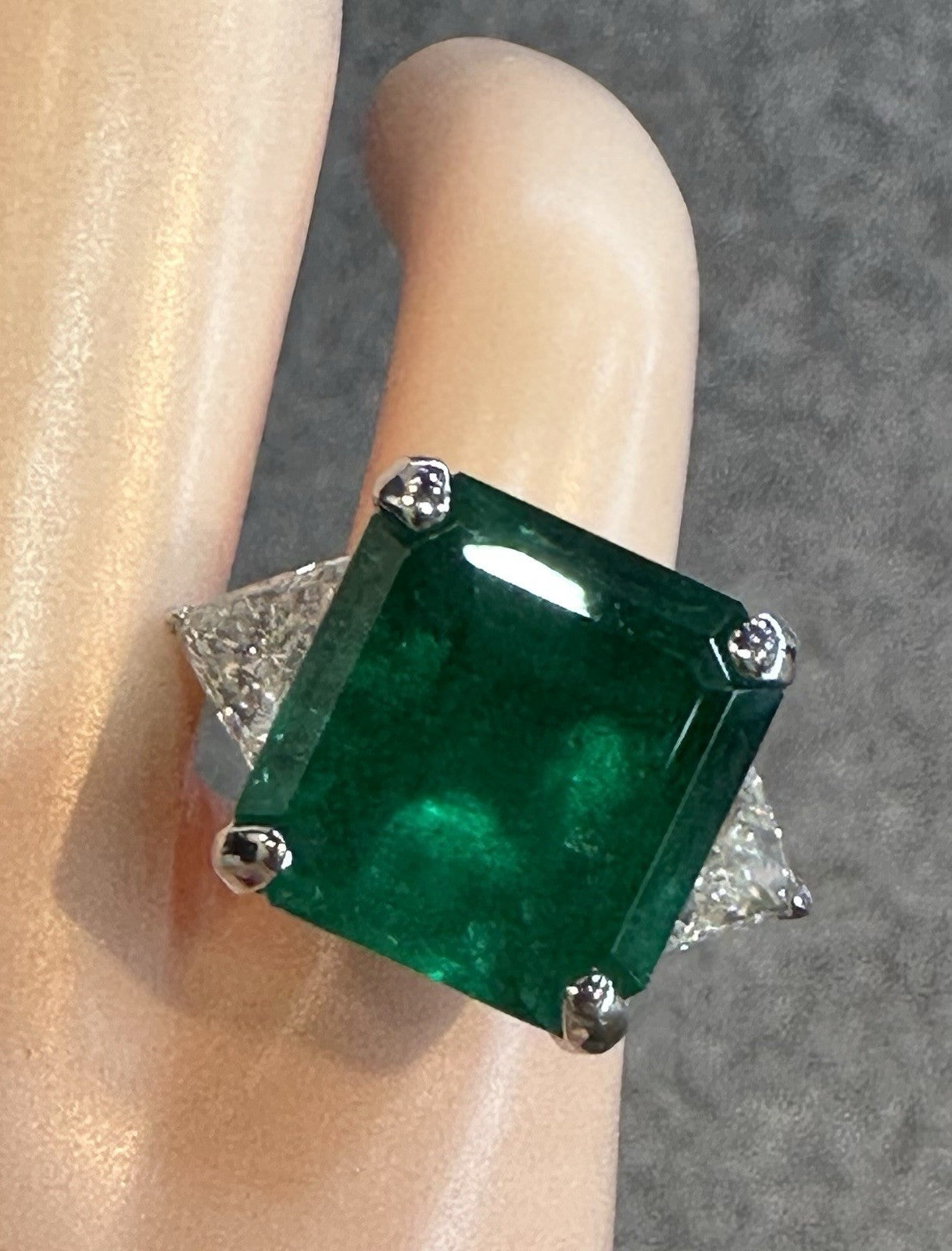 A Magnificent 12.86ct Muzo Colombia Emerald & Diamond Ring GRS