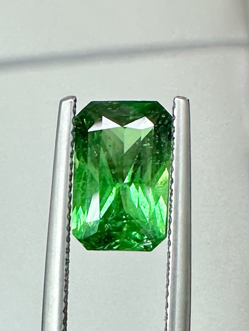 A Beautiful 4.71ct Tsavorite