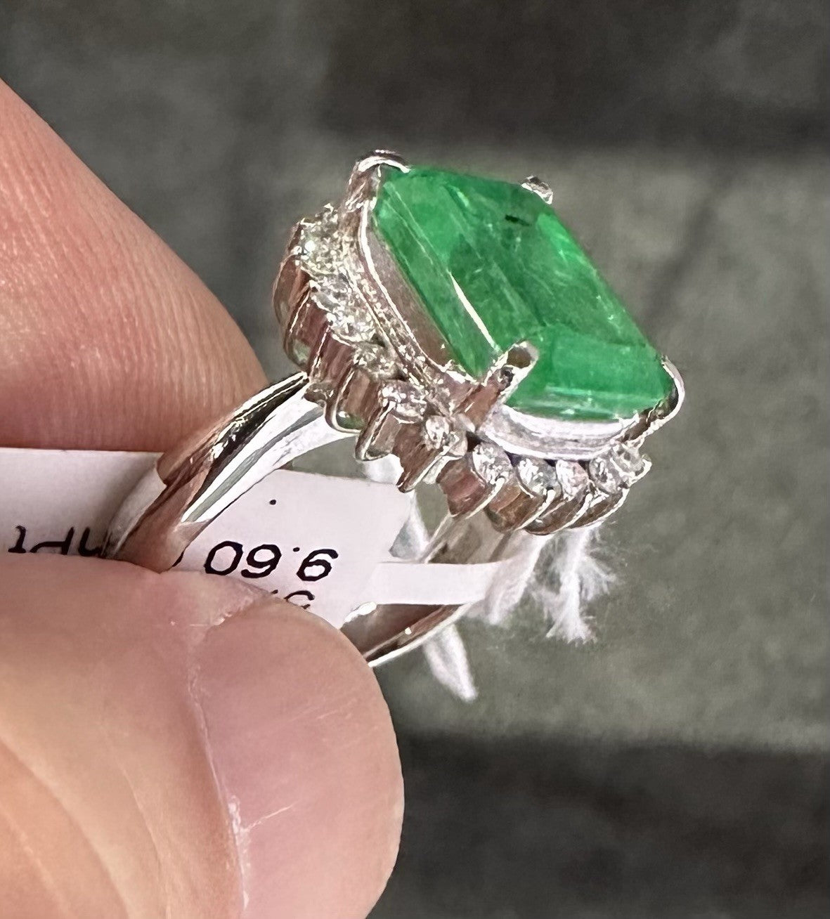 BARGAIN OF THE WEEK  Wonderful 5.00ct Colombia Emerald & Diamond Ring