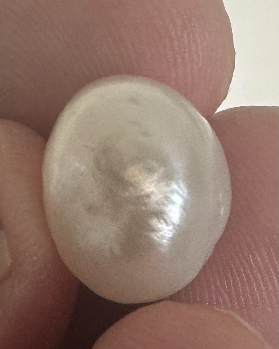 A Beautiful 12.65ct Natural Saltwater Pearl GIA Certificate