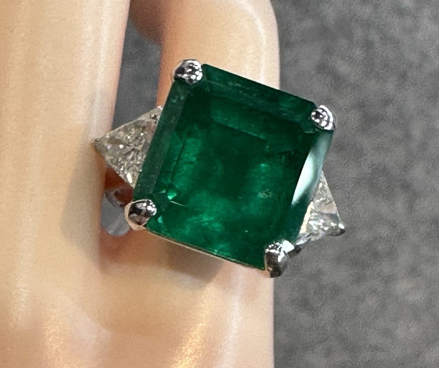 A Magnificent 12.86ct Muzo Colombia Emerald & Diamond Ring GRS