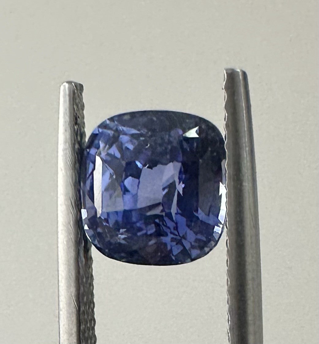 A Superb 2.53ct Unheated No Heat Blue Sapphire & Certificate