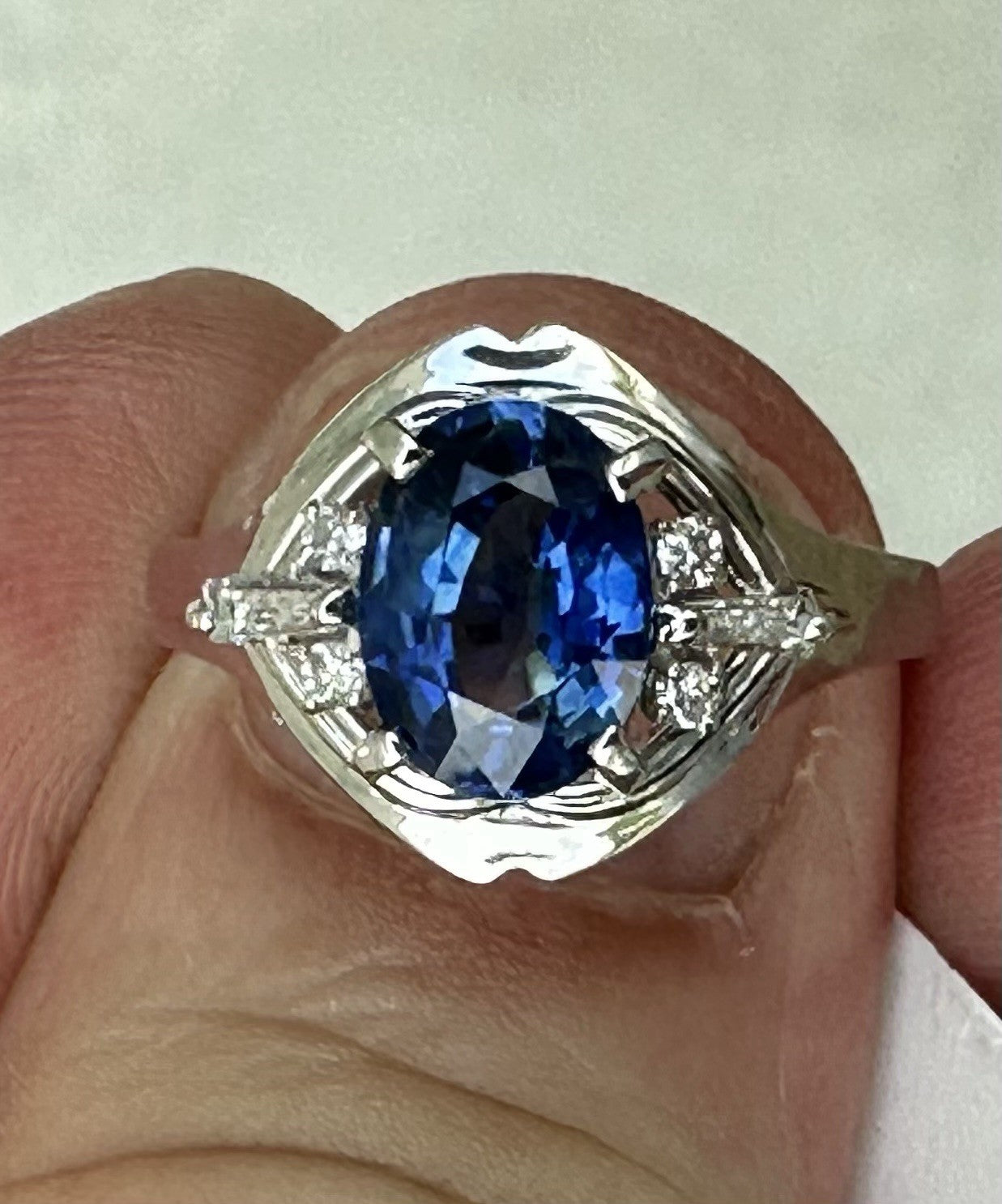 A Superb 2.21ct Blue Sapphire & Diamond Platinum Ring