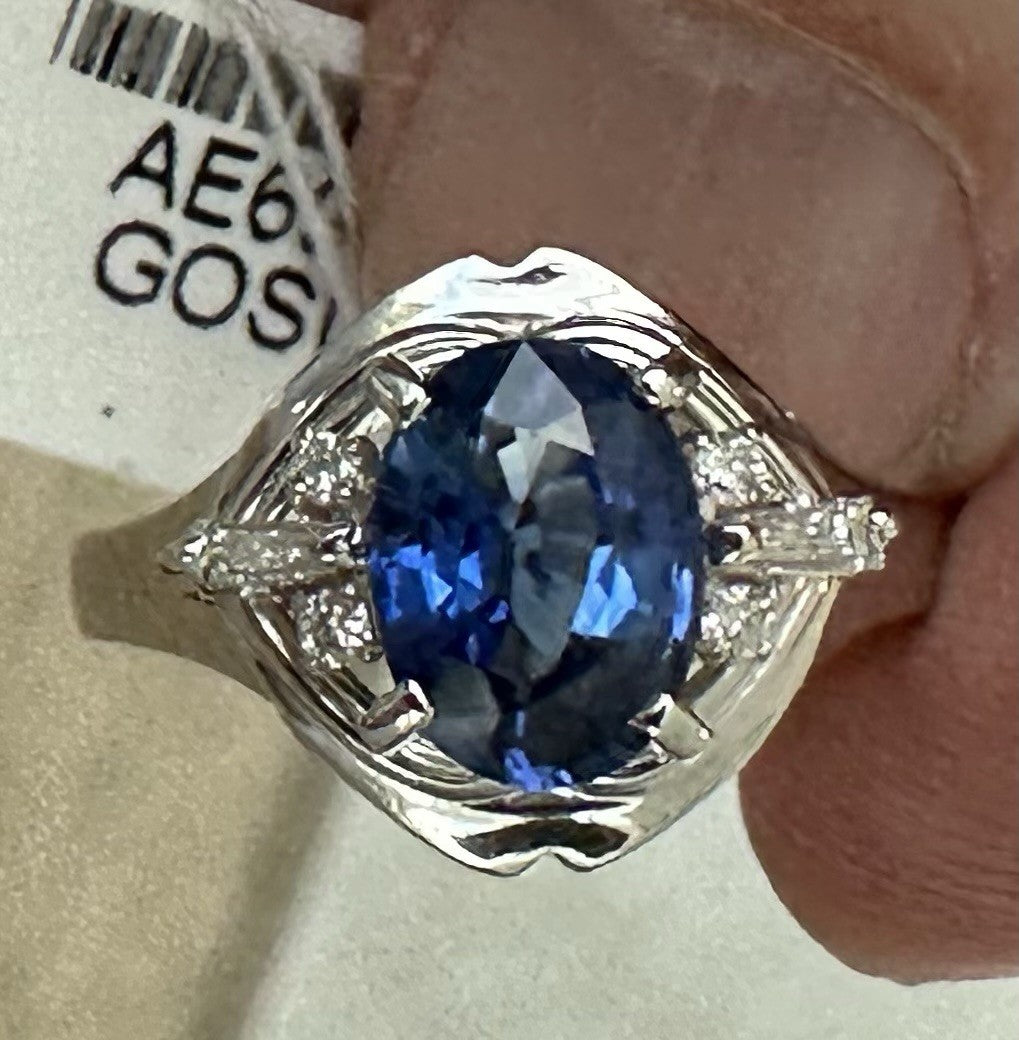 A Superb 2.21ct Blue Sapphire & Diamond Platinum Ring