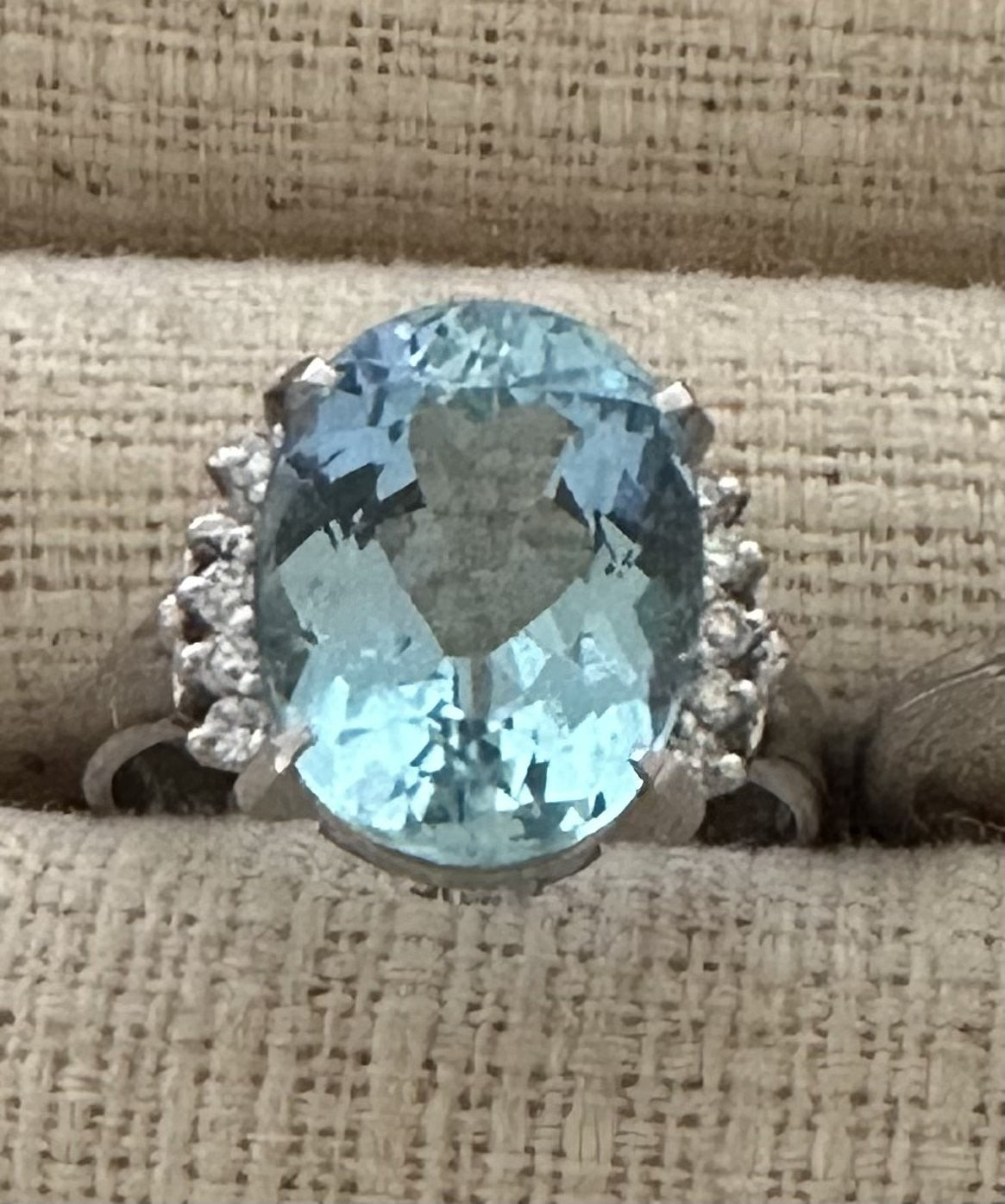 Beautiful Brazil 5.50ctct Aquamarine & Diamond Platinum Ring