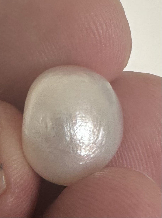 A Beautiful 12.65ct Natural Saltwater Pearl GIA Certificate