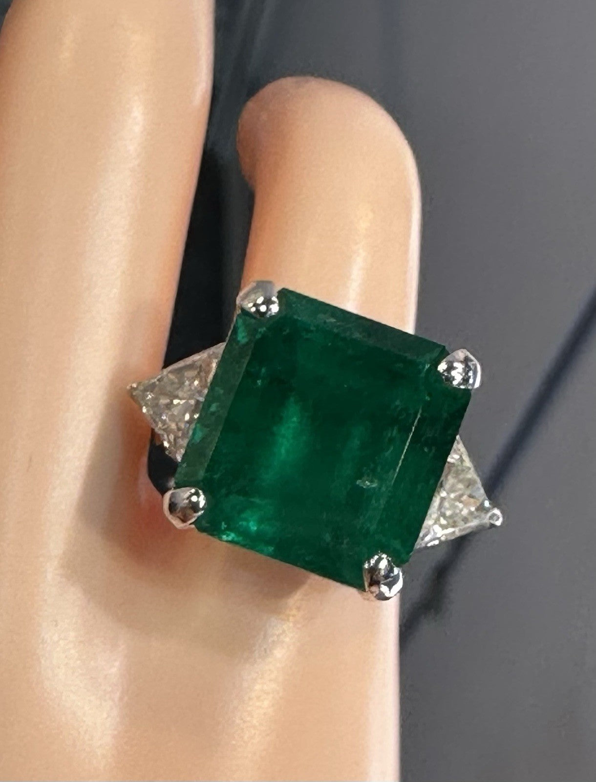 A Magnificent 12.86ct Muzo Colombia Emerald & Diamond Ring GRS