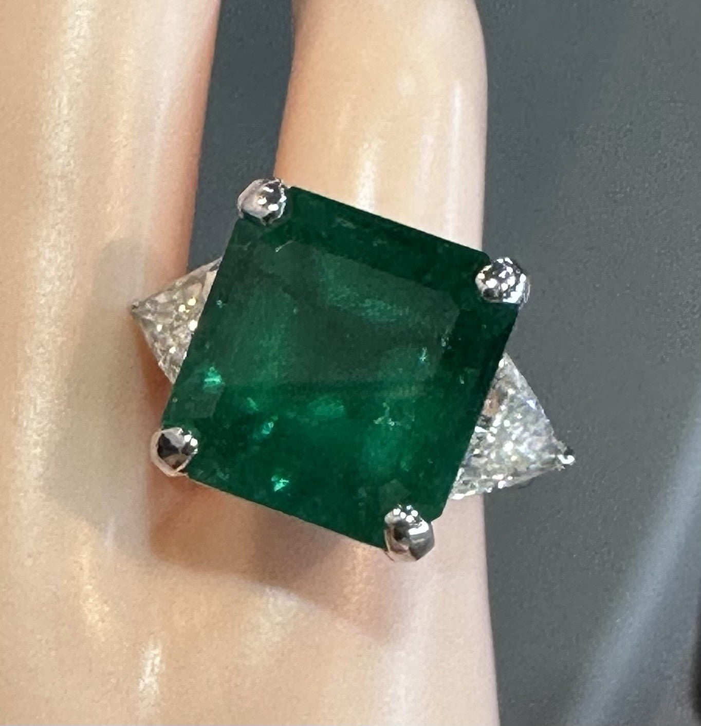A Magnificent 12.86ct Muzo Colombia Emerald & Diamond Ring GRS