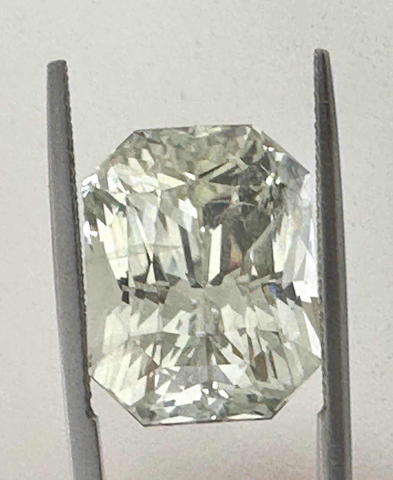 A Stunning & Unique Unheated Pastel Mint Sapphire 23.06ct + Cert