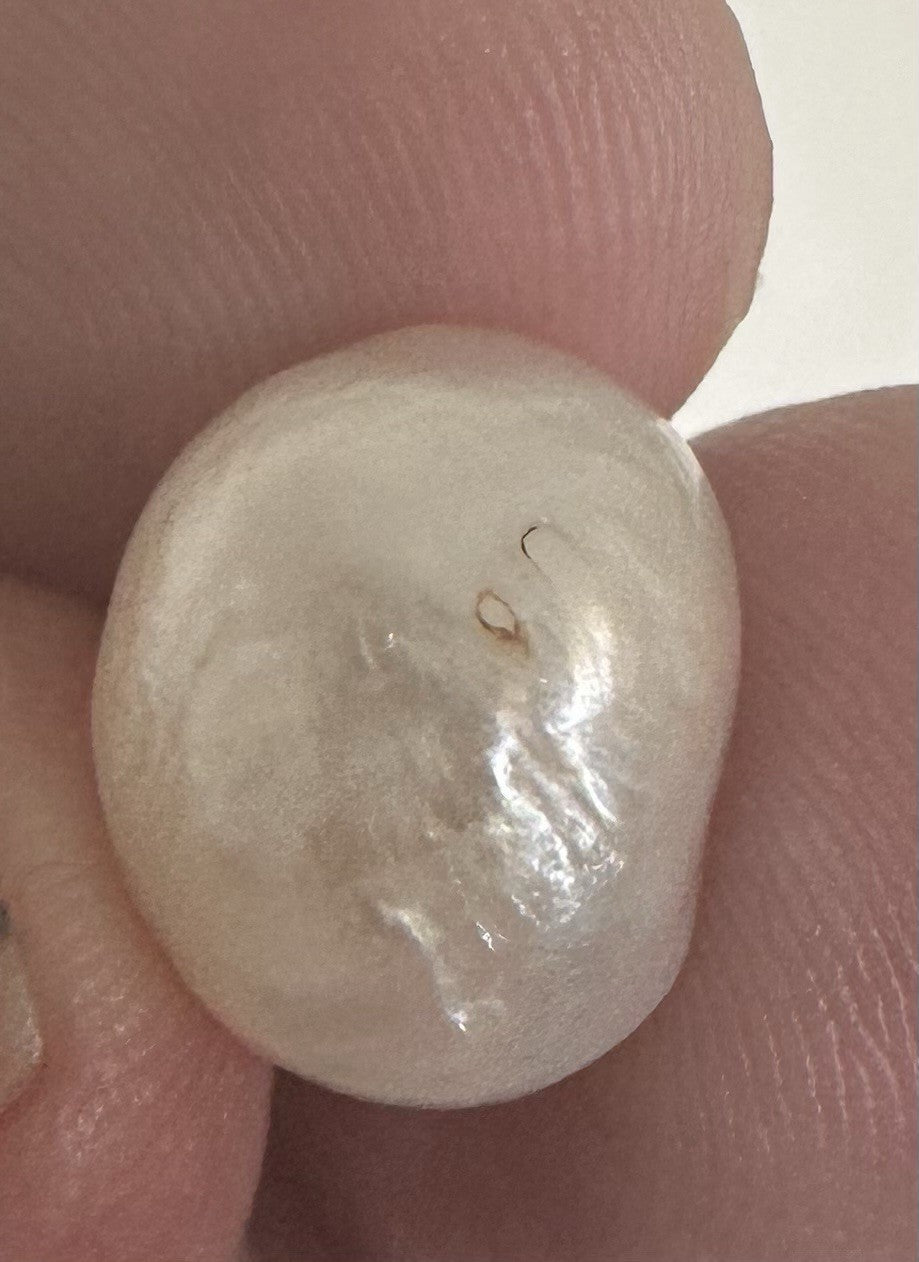 A Beautiful 12.65ct Natural Saltwater Pearl GIA Certificate