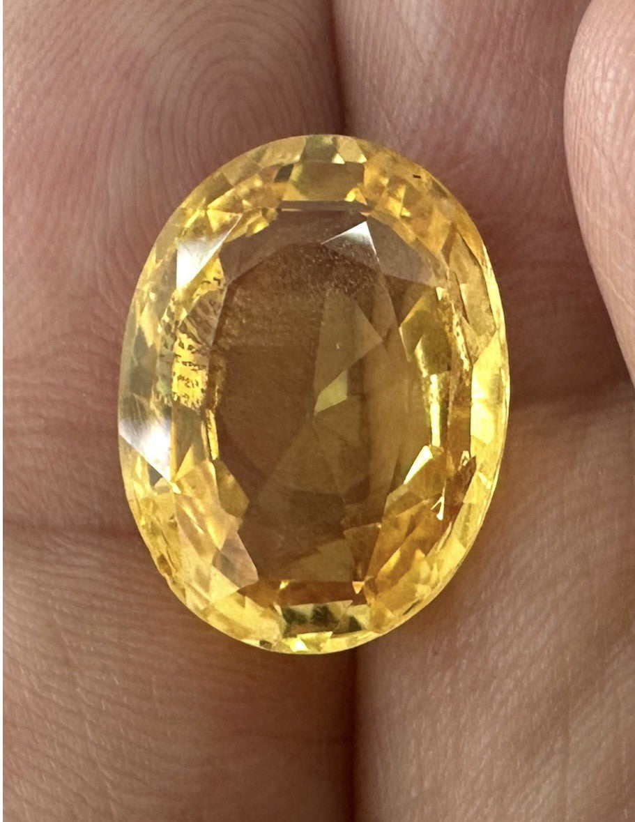 A Magnificent 13.90ct Unheated Sri Lanka Yellow Sapphire