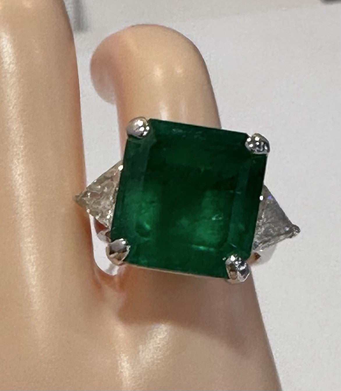 A Magnificent 12.86ct Muzo Colombia Emerald & Diamond Ring GRS