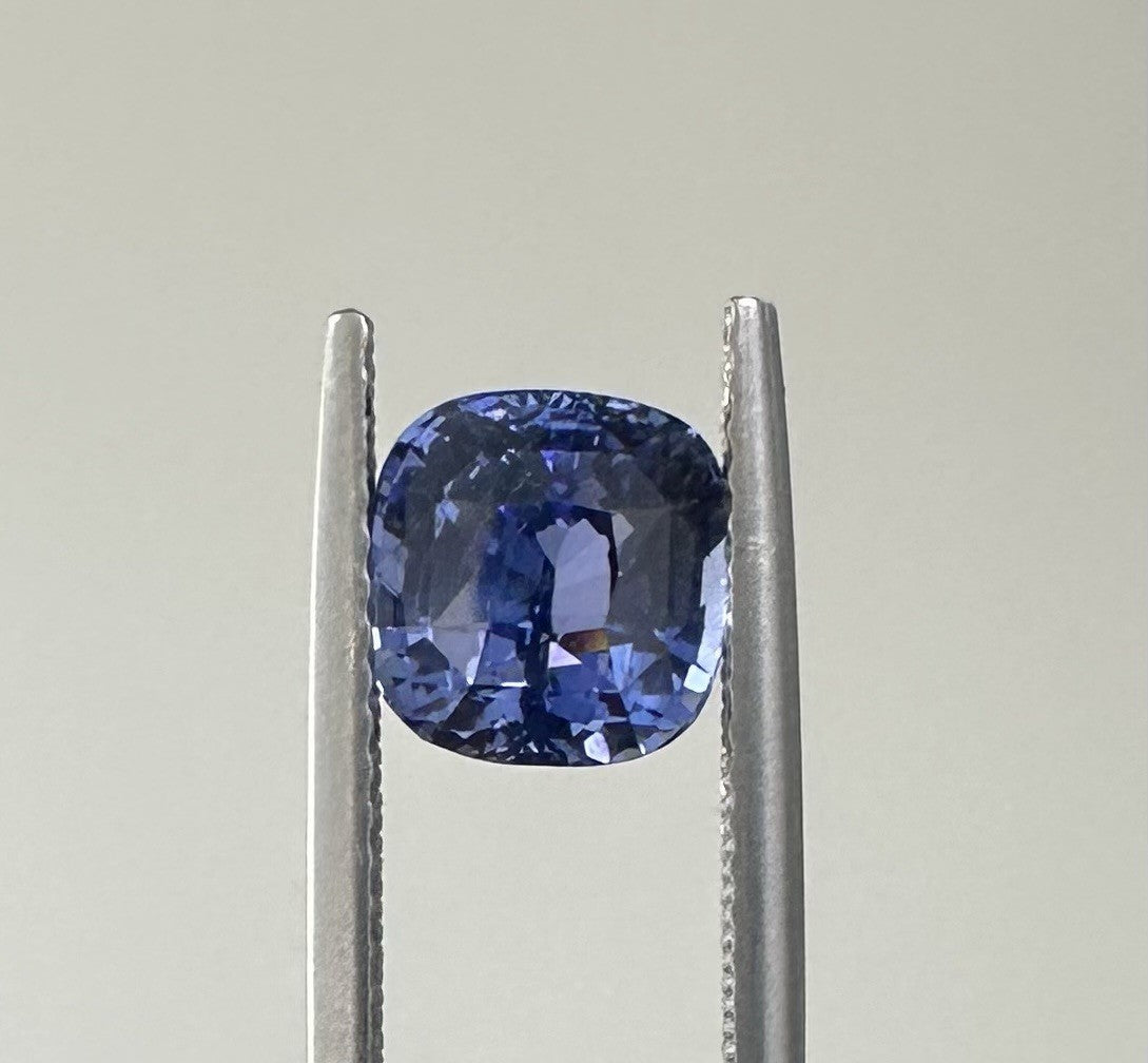 A Superb 2.53ct Unheated No Heat Blue Sapphire & Certificate
