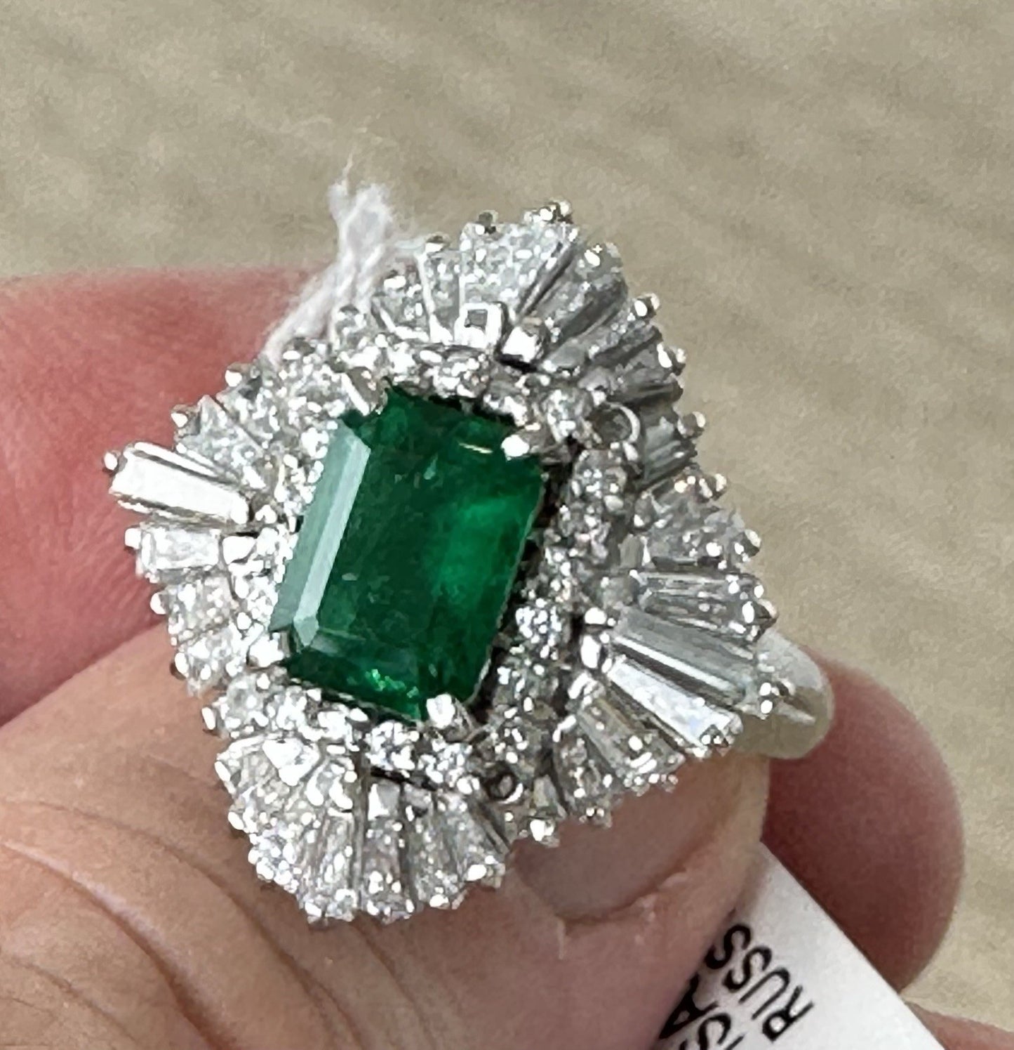 A Stunning & Rare 1.76ct Russia Emerald Platinum Ring GIA