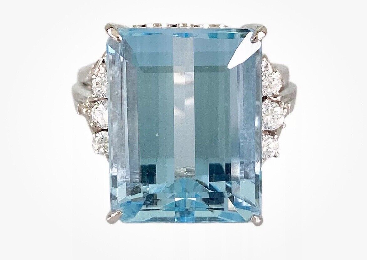 Absolutely Beautiful Brazil 11.24ct Aquamarine & Diamond Platinum Ring