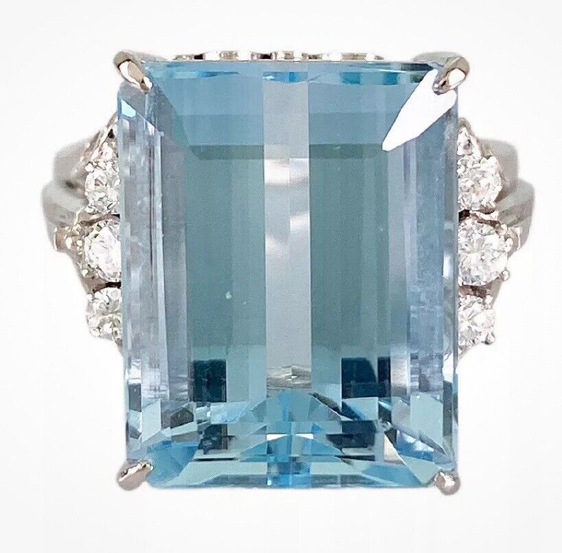 Absolutely Beautiful Brazil 11.24ct Aquamarine & Diamond Platinum Ring