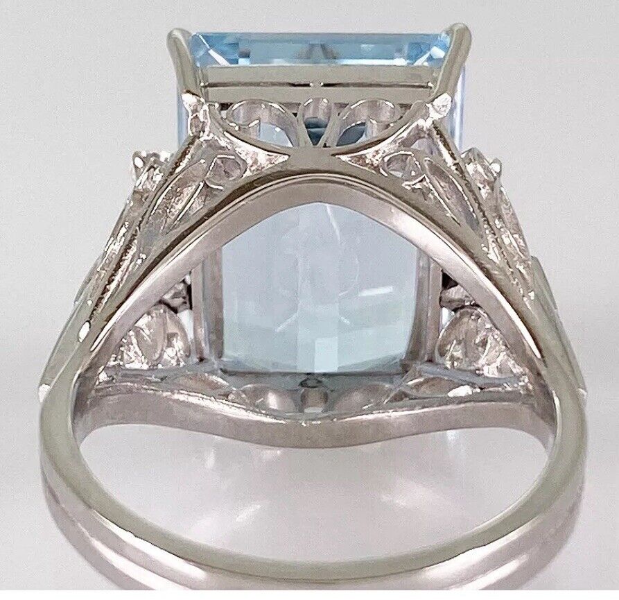 Absolutely Beautiful Brazil 11.24ct Aquamarine & Diamond Platinum Ring