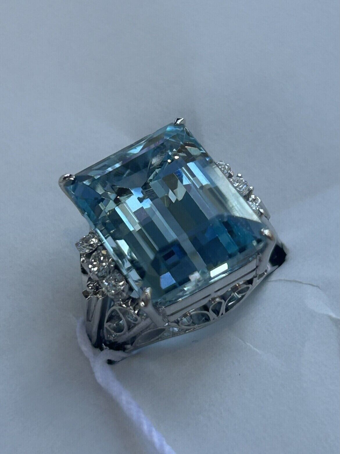 Absolutely Beautiful Brazil 11.24ct Aquamarine & Diamond Platinum Ring