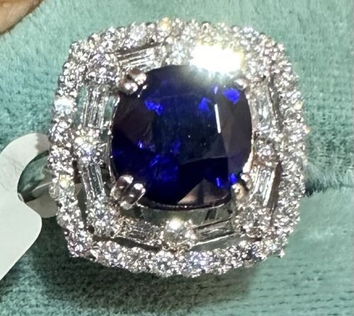 A Stunning 4.08ct Royal Blue Sapphire Plat & Diamond Ring