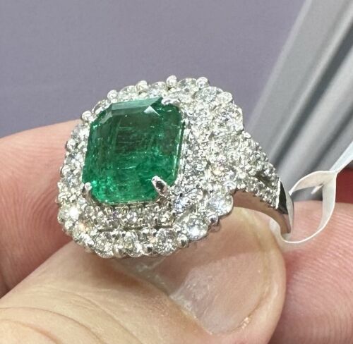 Gorgeous 3.11ct Colombia Emerald & Diamond Platinum Ring