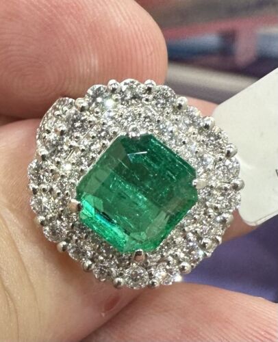 Gorgeous 3.11ct Colombia Emerald & Diamond Platinum Ring