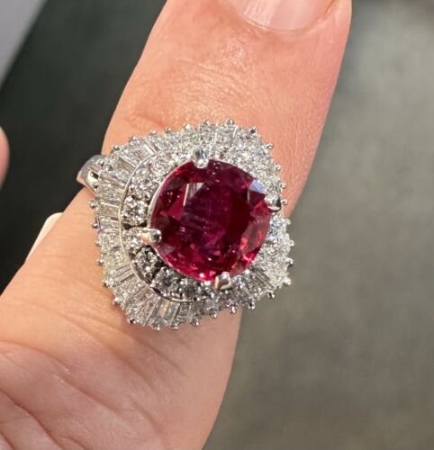 An Exquisite 1.92ct Ruby & Diamond Platinum Ring GRS