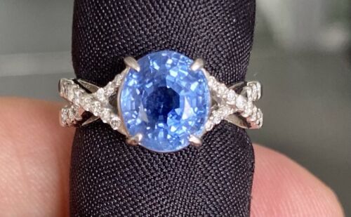 Sensational Unheated 4.35ct Blue Sapphire Platinum & Diamond Ring