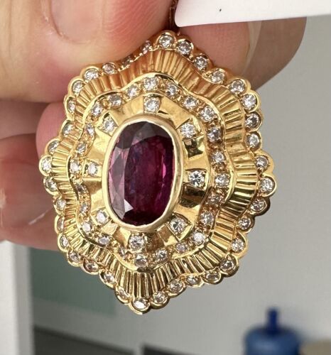 A Wonderful 2.52ct Thai Ruby & Diamond 18k Pendant