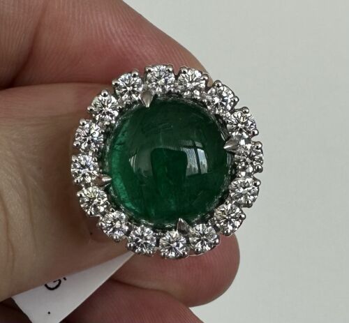 A Beautiful 9.65ct Colombia Emerald & Diamond Platinum Ring