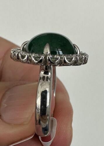 A Beautiful 9.65ct Colombia Emerald & Diamond Platinum Ring