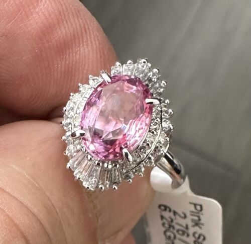 A Beautiful 2.76ct Pink Sapphire & Diamond Ring