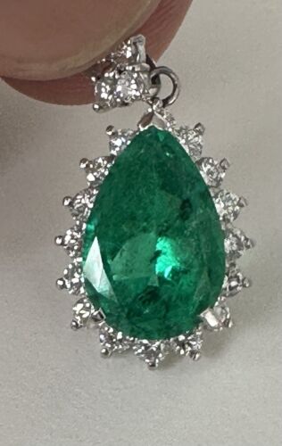 Exquisite 4.02ct Colombia Emerald & Diamond Platinum Pendant