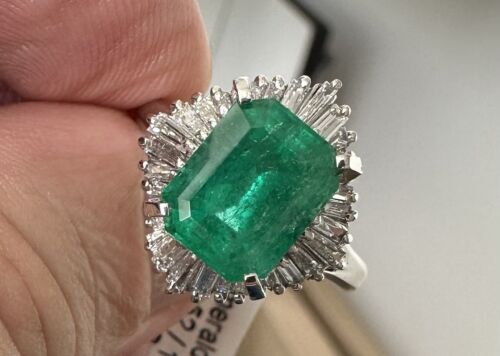 A Superb Value 3.52ct Colombia Emerald & Diamond Platinum Ring