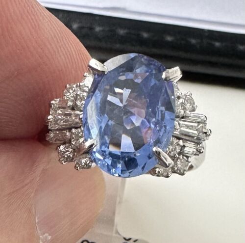 A Delightful 4.53ct Unheated Blue Sapphire Platinum & Diamond Ring