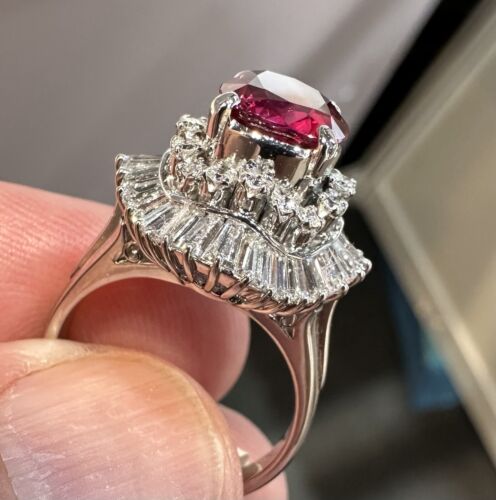 An Exquisite 1.92ct Ruby & Diamond Platinum Ring GRS