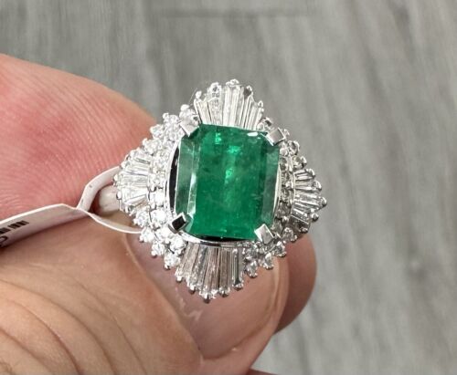 Magnificent 2.44ct Colombia Emerald & Diamond Platinum Ring