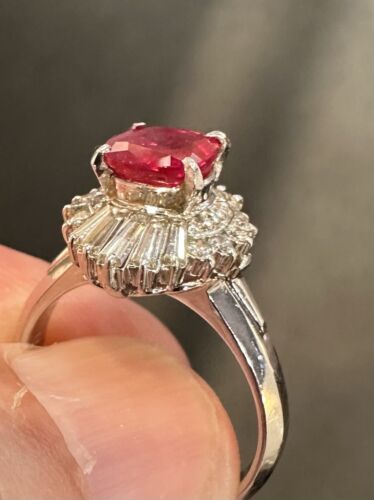 Exquisite 1.57ct Thai Ruby & Diamond Platinum Ring