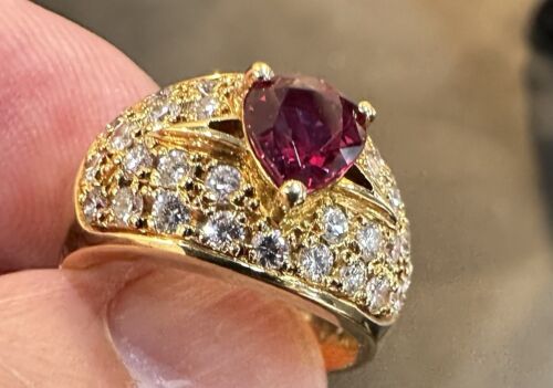 Exquisite 1.35ct Ruby & Diamond 18k Ring